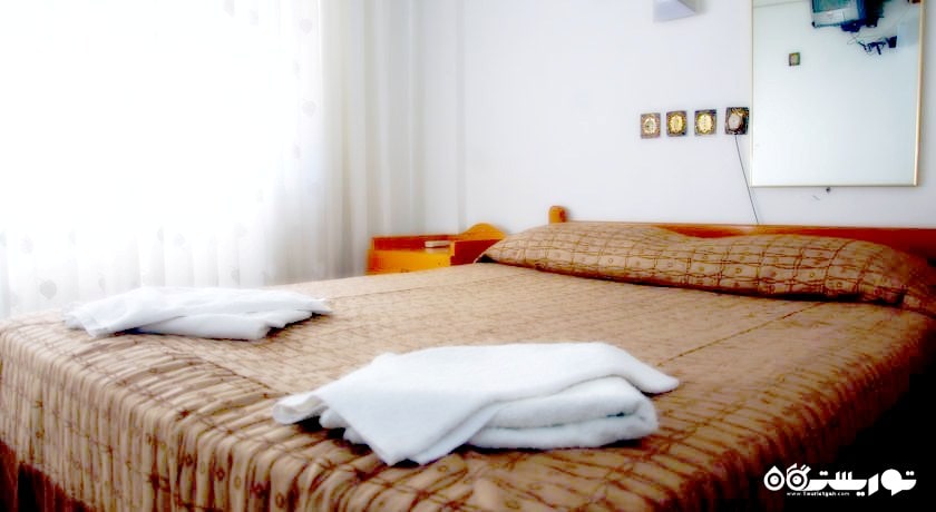 تخت بزرگ اتاق استاندارد